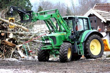 John Deere Forsttraktor 6420 S mit Frontlader, 125 PS